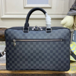 루이비통 포르트-도큐멍 보야주 M50200