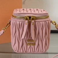 미우미우 숄더백 5NR018