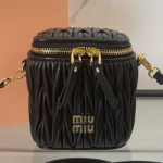 미우미우 숄더백 5NR018