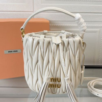 미우미우 숄더백  5BE085